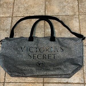 ✨ Victoria's Secret Silver Sparkle Duffle Weekend Tote ✨